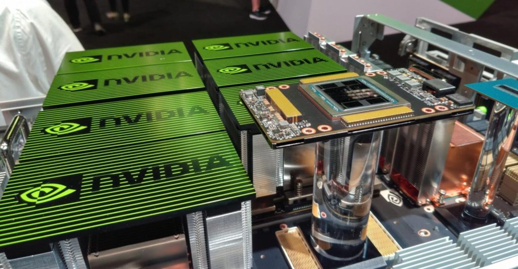 Генеральний директор Nvidia: Країни повинні будувати власну інфраструктуру ШІ