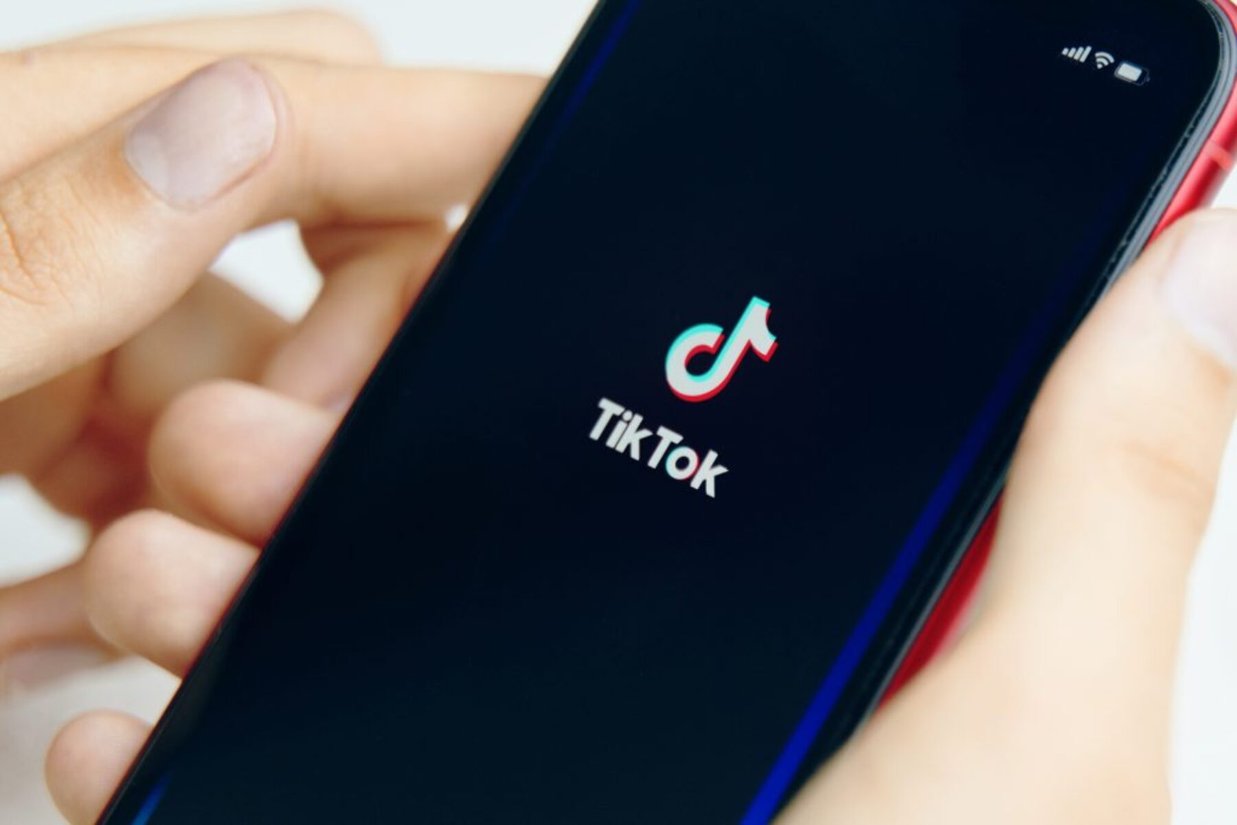 Американські законодавці прагнуть додати материнську компанію TikTok до контрольного списку експорту