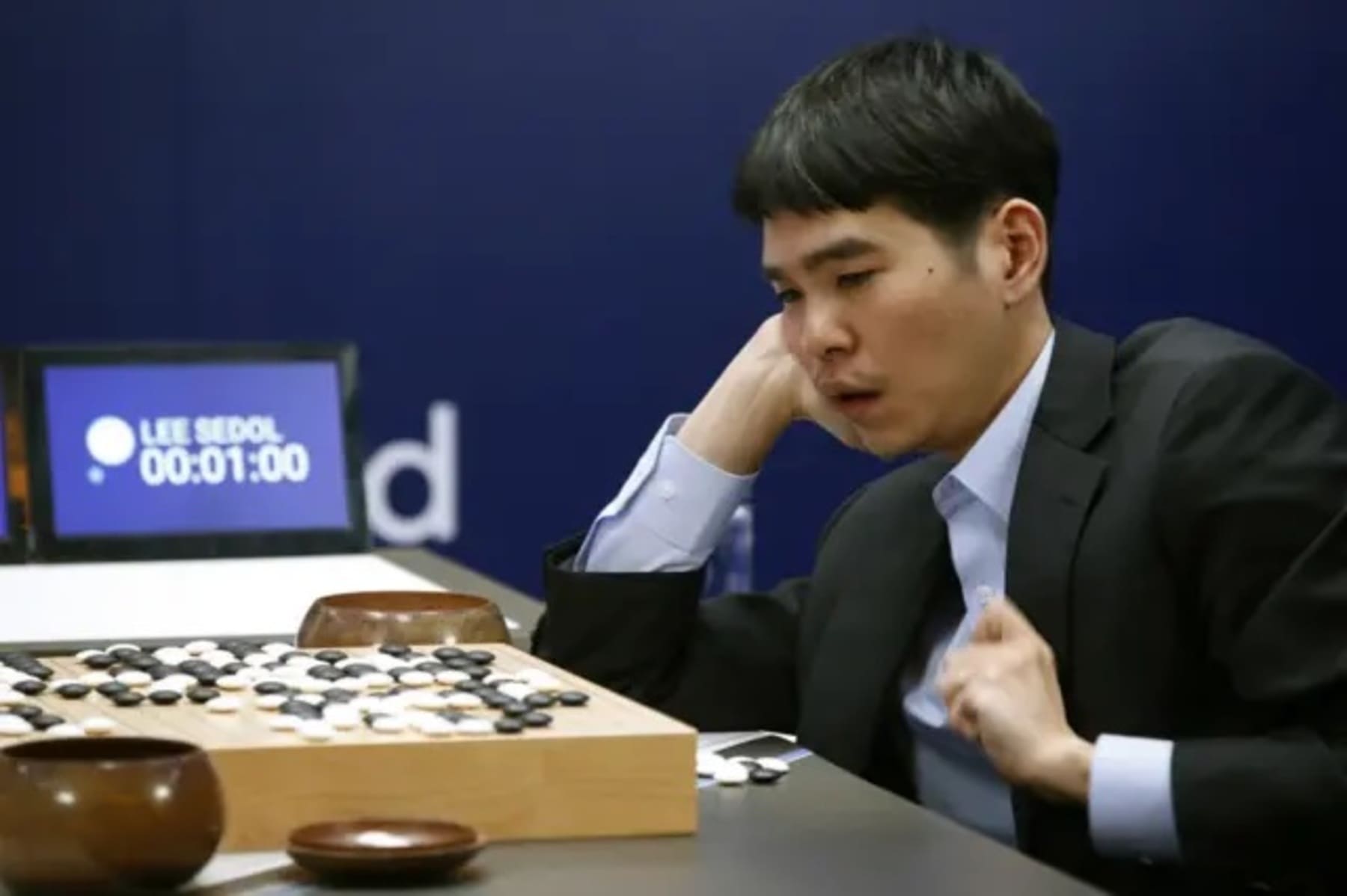 Легендарний гравець та чемпіон світу у Go зазнав поразки від штучного інтелекту