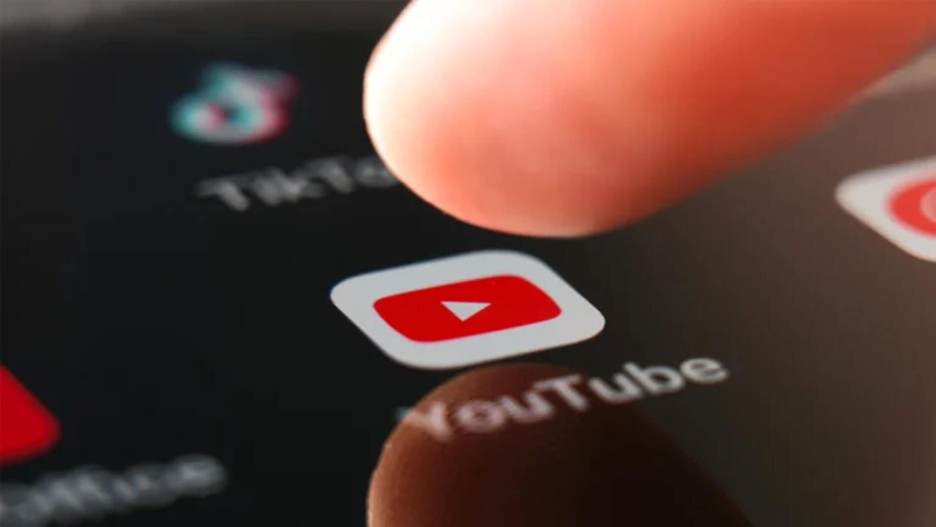 YouTube розробляє інструменти для захисту авторів від імітацій голосу та дипфейків