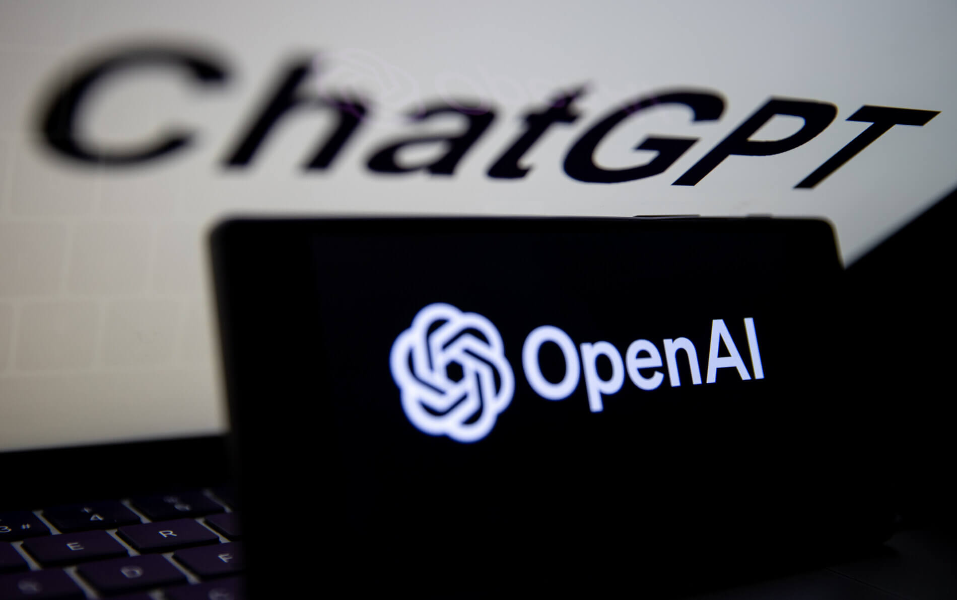 OpenAI подвоює кількість користувачів ChatGPT та залучає інтерес інвесторів на фоні можливих фінансових труднощів