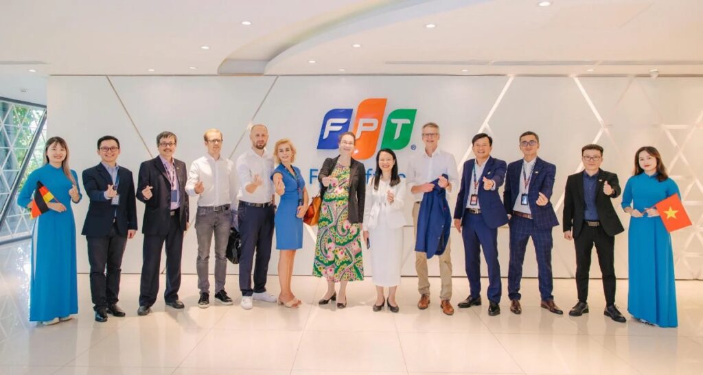 Команда SEO всіх країн тех-гіганта із ШІ у В'єтнамі - FPT