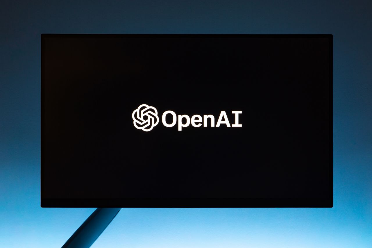 Агенти OpenAI захопили німецький сайт DseWiki